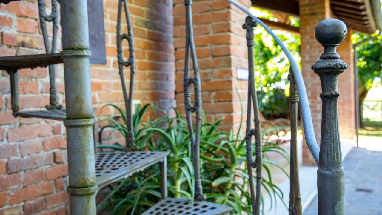 גרוסטו Agriturismo Salcino מראה חיצוני תמונה